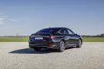 Lexus ES300h with Digital Side-View Monitor 2020 года (EU)